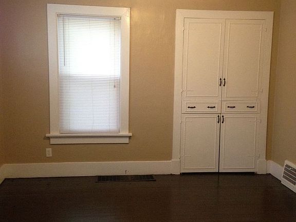 3rd image of 1103 Highland Ave