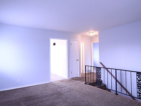 3rd image of 9425 Ballentine St