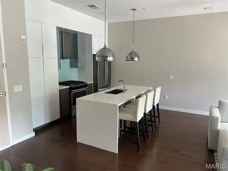 4101 Laclede Ave #309 — Photo 5