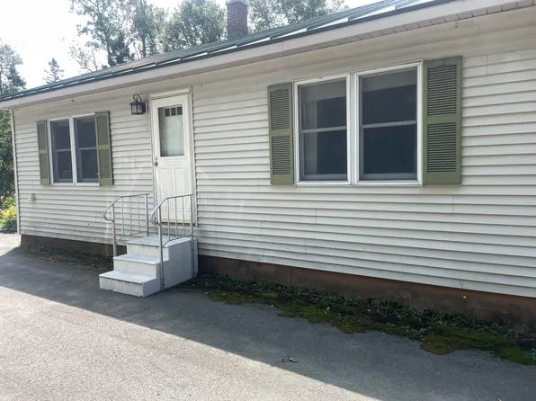 52 Cross Street, Rangeley, ME 04970