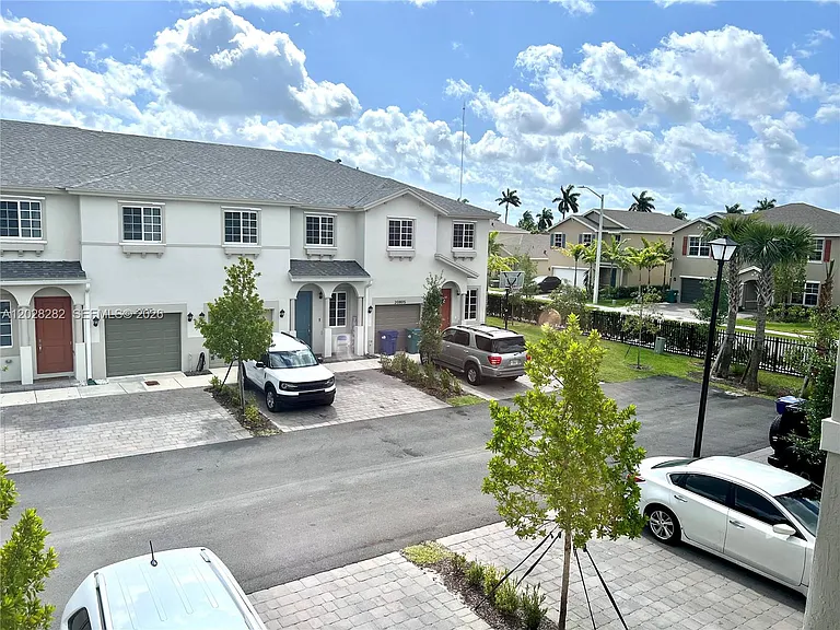20838 NW 13th Ave — Photo 25