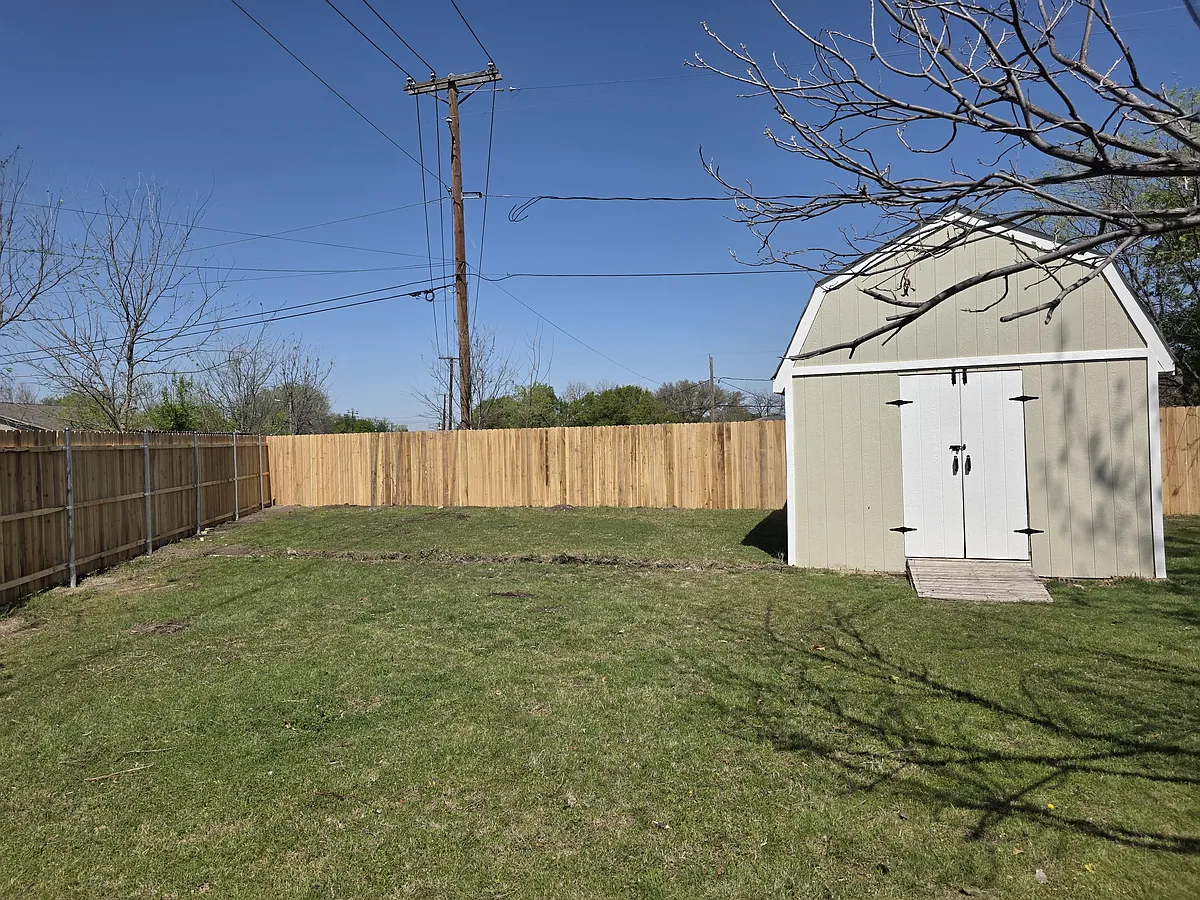 Building Photo - 6405 Kary Lynn Dr N