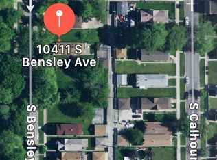 10411 S Bensley Ave, Chicago, IL