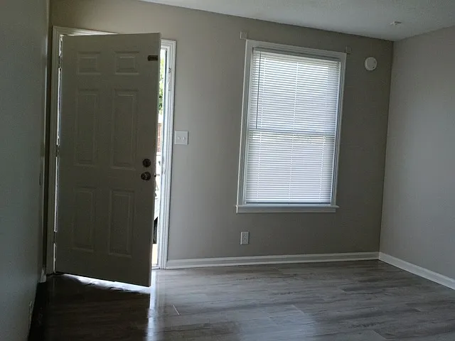 107 Old Hopkinsville Hwy #A — Photo 32