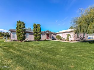 110 S Tieton Rd, Tieton, WA 98947