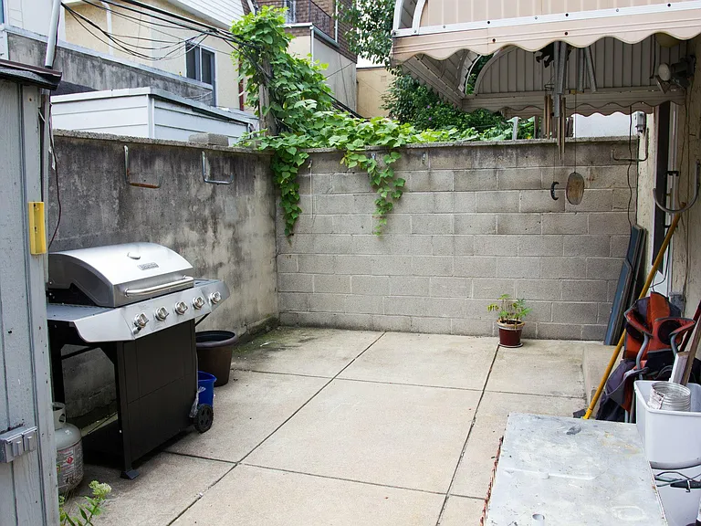 1316 Morris St — Photo 4
