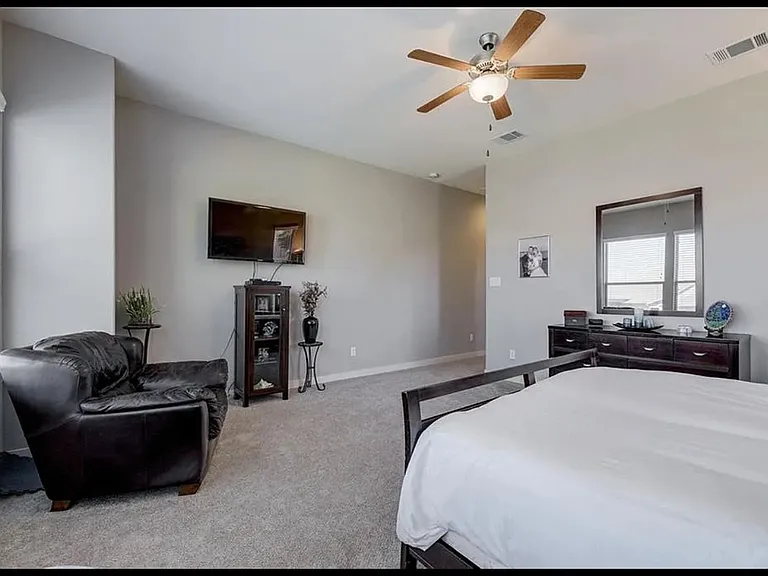104 Garner Park Cv — Photo 23