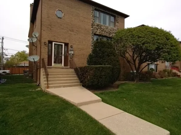 8128 W Dempster St, Niles, IL 60714