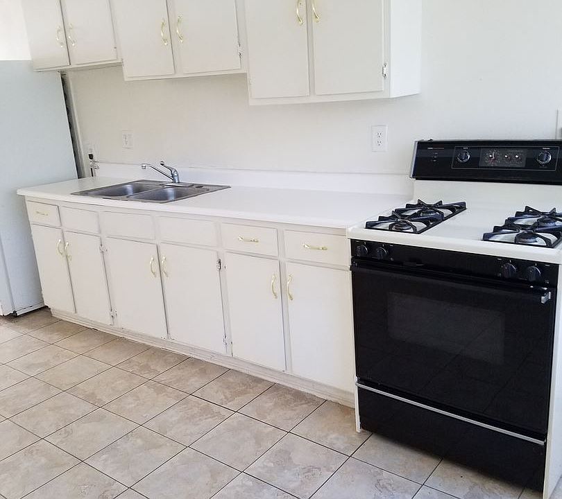 2nd image of 426 SE Arter Ave APT 05
