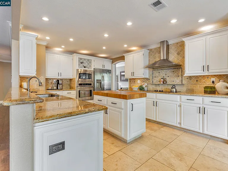 668 Sun Tree Ct — Photo 20