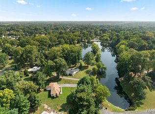 11 Pine Lake Dr, Collinsville, IL 62234