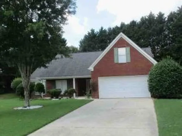 1422 Fountain Lakes Dr, Lawrenceville, GA 30043