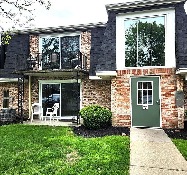 1st image of 98B Foxberry Dr