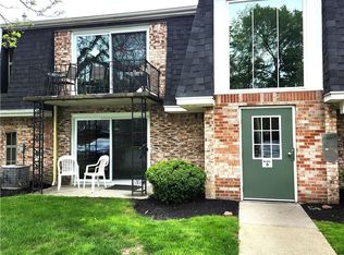 98B Foxberry Dr, Getzville, NY 14068