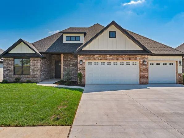 1626 S Pinecone Path, Springfield, MO 65809