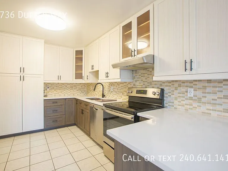 9736 Duffer Way — Photo 13