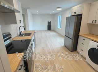 2914 Glenmore Rd N, Kelowna, BC V1V2B6