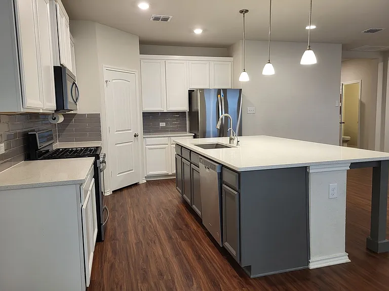 6934 Shiraz Way — Photo 13