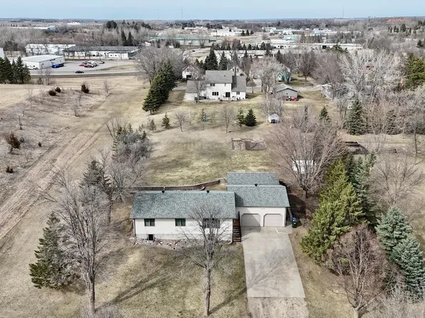 828 W Birch Ave, Fergus Falls, MN 56537