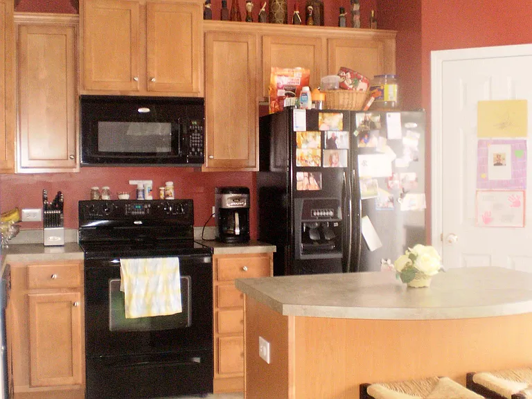 143 Madison Square Ln — Photo 3