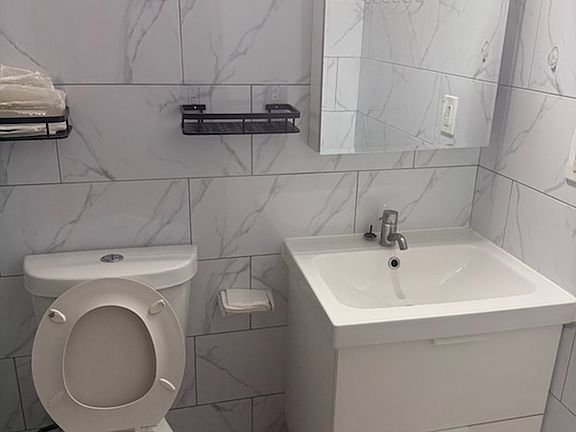 2nd image of 1011 Brandywine St #1F