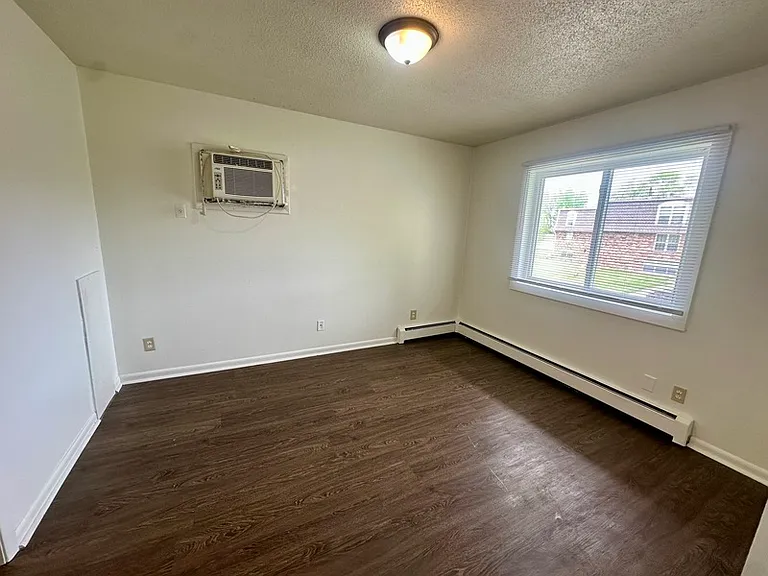 1465 Meadowview Dr #5 — Photo 7