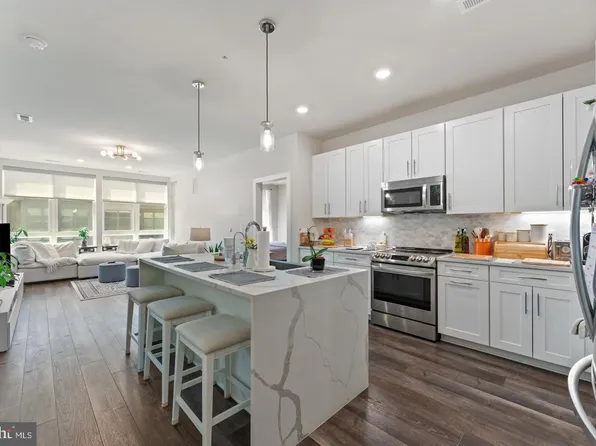 1761 Old Meadow Road 420, McLean, VA 22102