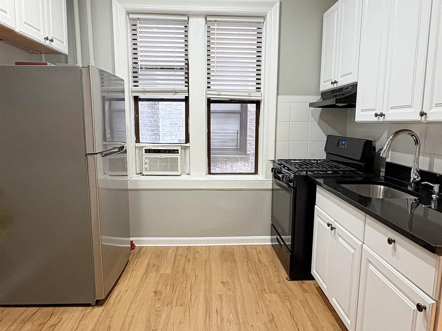 1 bed, 1.0 bath, 480 sqft, $1,800 — Photo 4