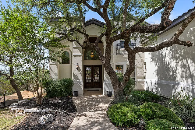 5 bed, 4.5 bath, 4837 sqft, $5,995 — Photo 4