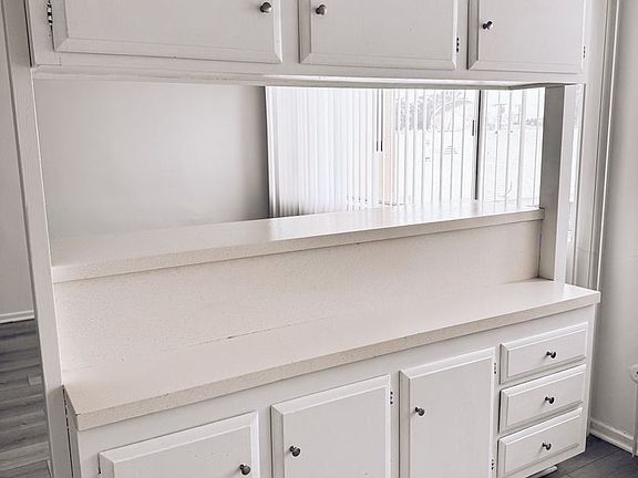 3rd image of 1035 Myrtle Ave APT 19