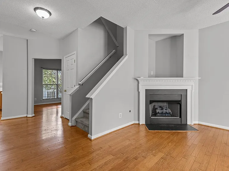 5316 Corinthian Way — Photo 3
