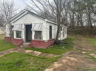 607 N Main St, Dyer, TN 38330