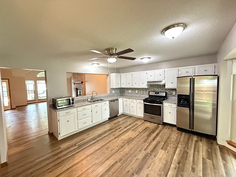 393 Misty Valley Dr — Photo 6