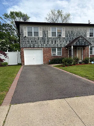 52B Evergreen St Photo 1