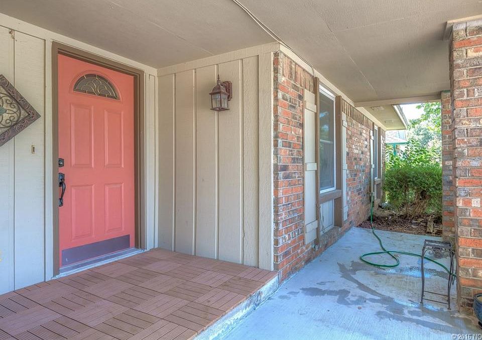 1st image of 1213 N Ironwood Pl