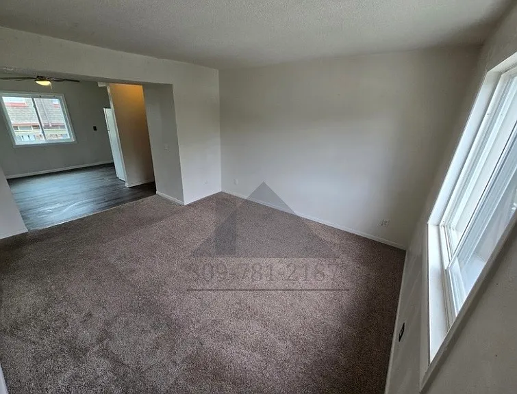 5511 34th Ave #12 — Photo 2