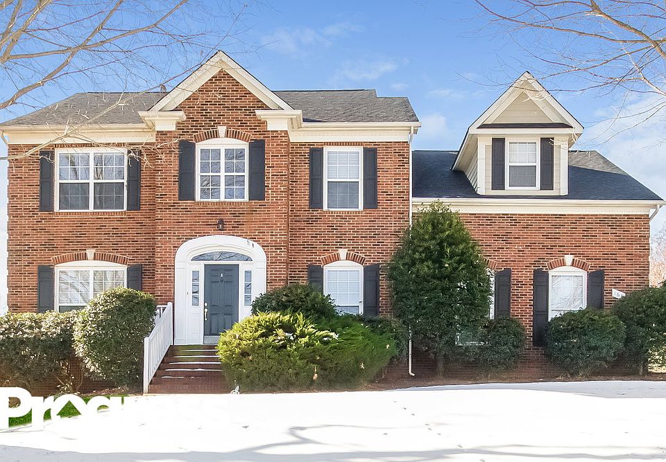 1st image of 166 Castles Gate Dr