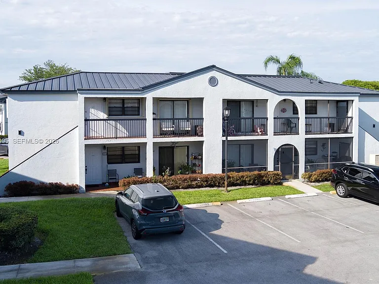 18226 Mediterranean Blvd #5-16 — Photo 31