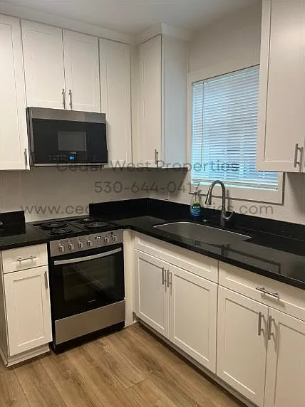 887 Reservoir St — Photo 6