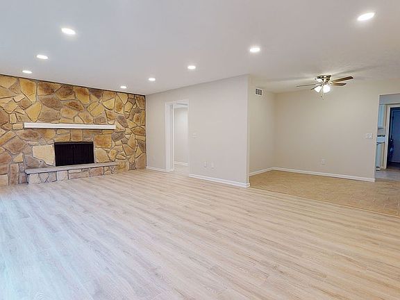 4th image of 19270 Briarwood Ln