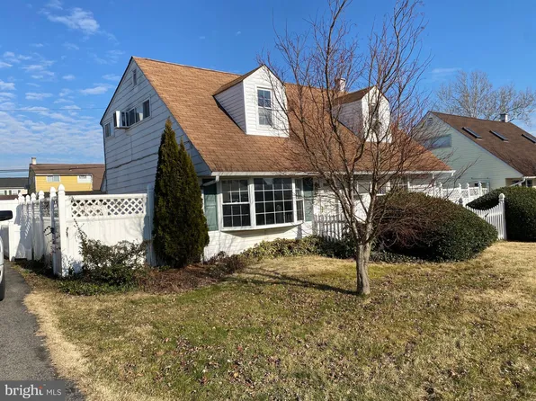 2865 Nautilus Rd, Philadelphia, PA 19154