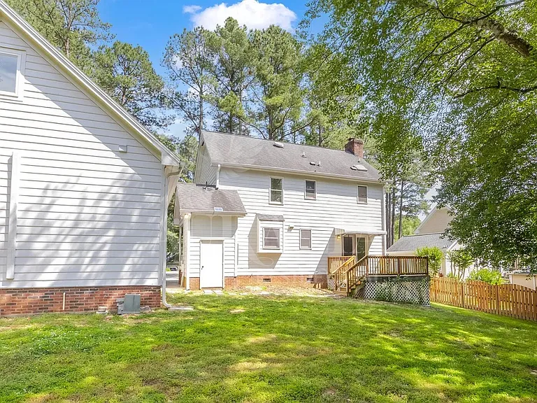 623 Elmwood Ct — Photo 32