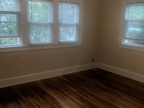 2nd image of 2923 Indianola Ave