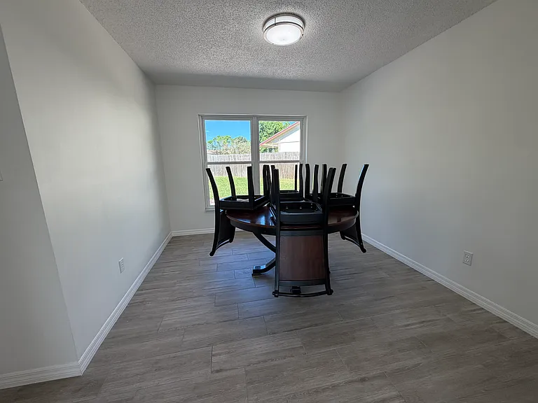 8042 Hook Cir — Photo 4