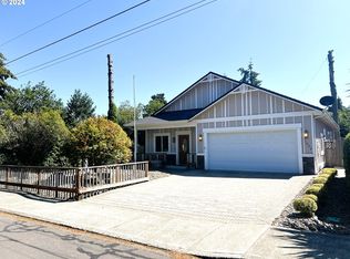 1922 18th St, Florence, OR 97439