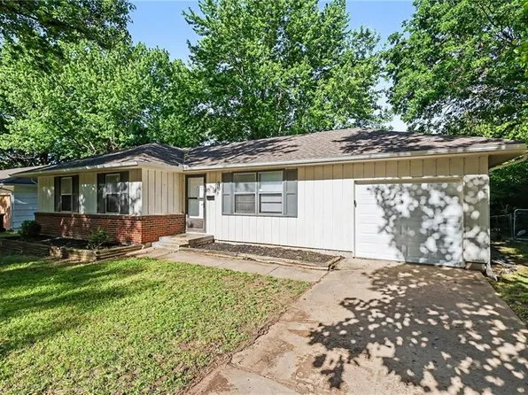 9318 Palmer Ave, Kansas City, MO 64138