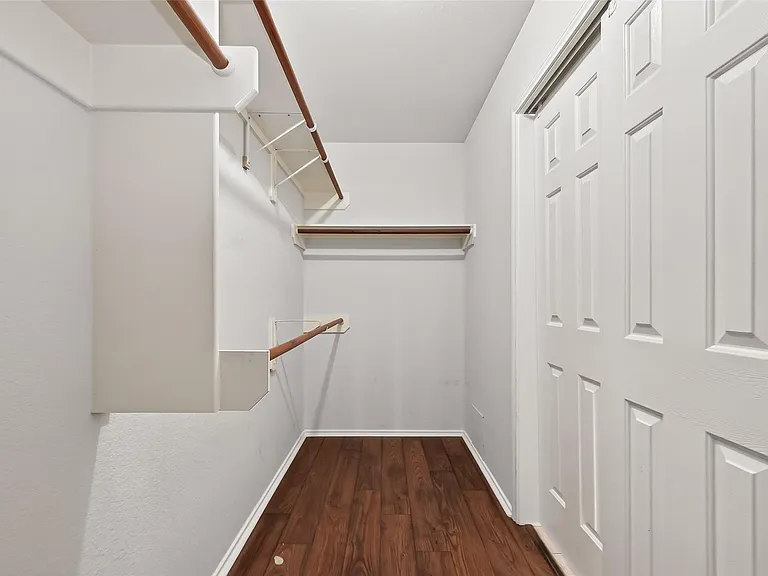 23035 Canal Rd — Photo 37