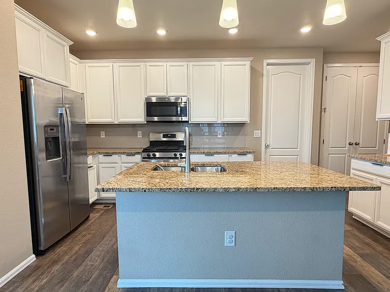 17610 Cherokee St — Photo 15
