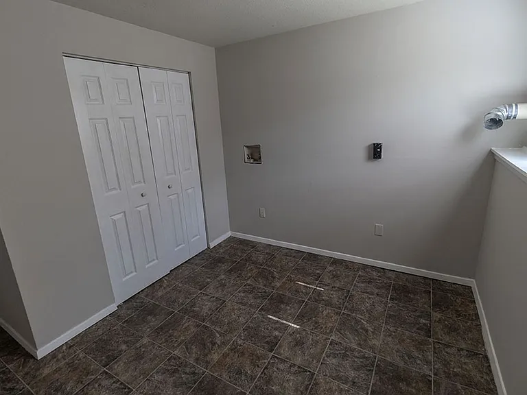 1011 W Ash St — Photo 31