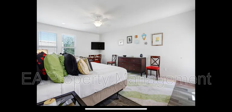 1419 Coal Ave SW #STUDIO — Photo 2